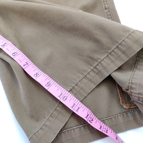 Quicksilver Men's Khaki Shorts Size 30 - Picture 7 of 10